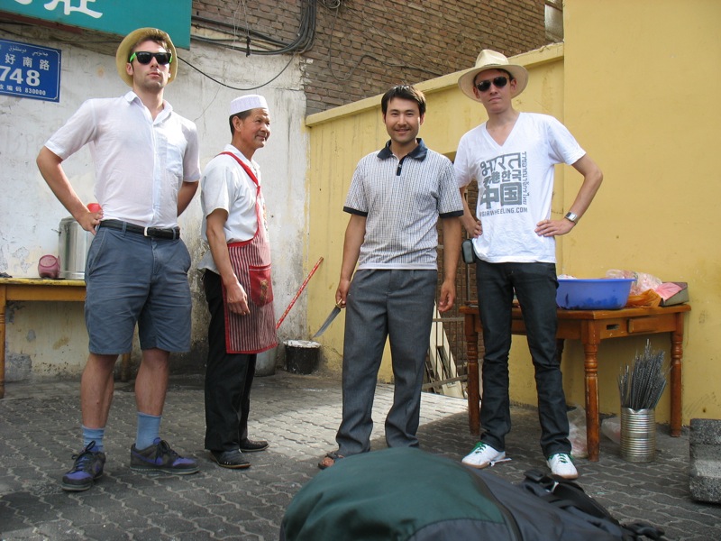Chillin with the Uigers.JPG